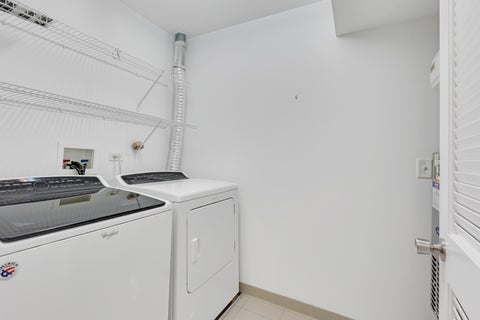 Tiny photo for 947 Kensington Drive #7-E3, Northbrook, IL 60062 (MLS # 12648035)