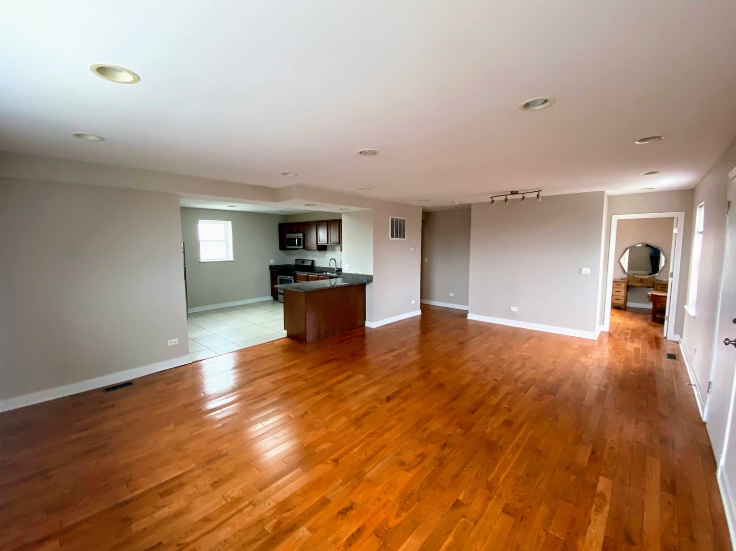 2245 W 21st Street 4
