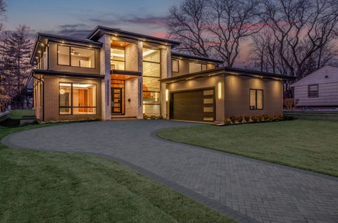 616 Glendale Road Glenview IL 60025