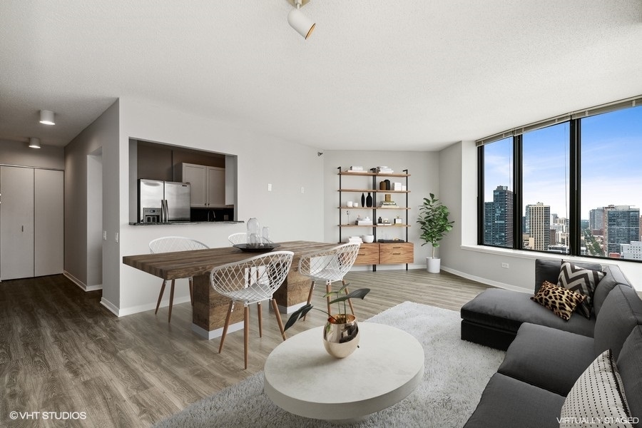 400 N La Salle Drive 3002