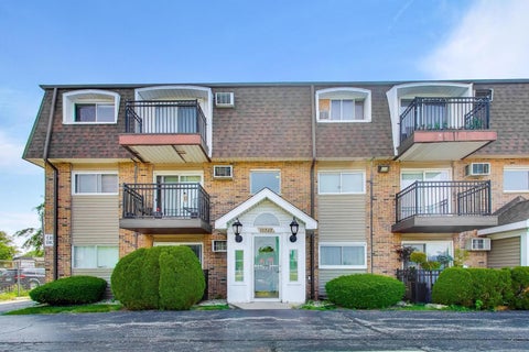 Tiny photo for 10428 Ridgeland Avenue #6, Chicago Ridge, IL 60415 (MLS # 12676698)