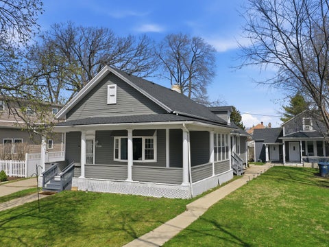 Tiny photo for 2520 Walnut Street, Blue Island, IL 60406 (MLS # 12662176)