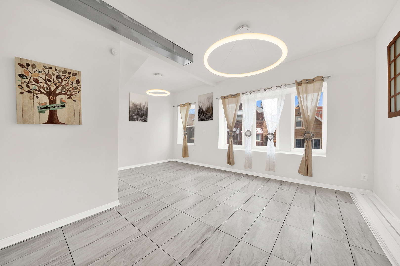 2518 S Claremont Avenue