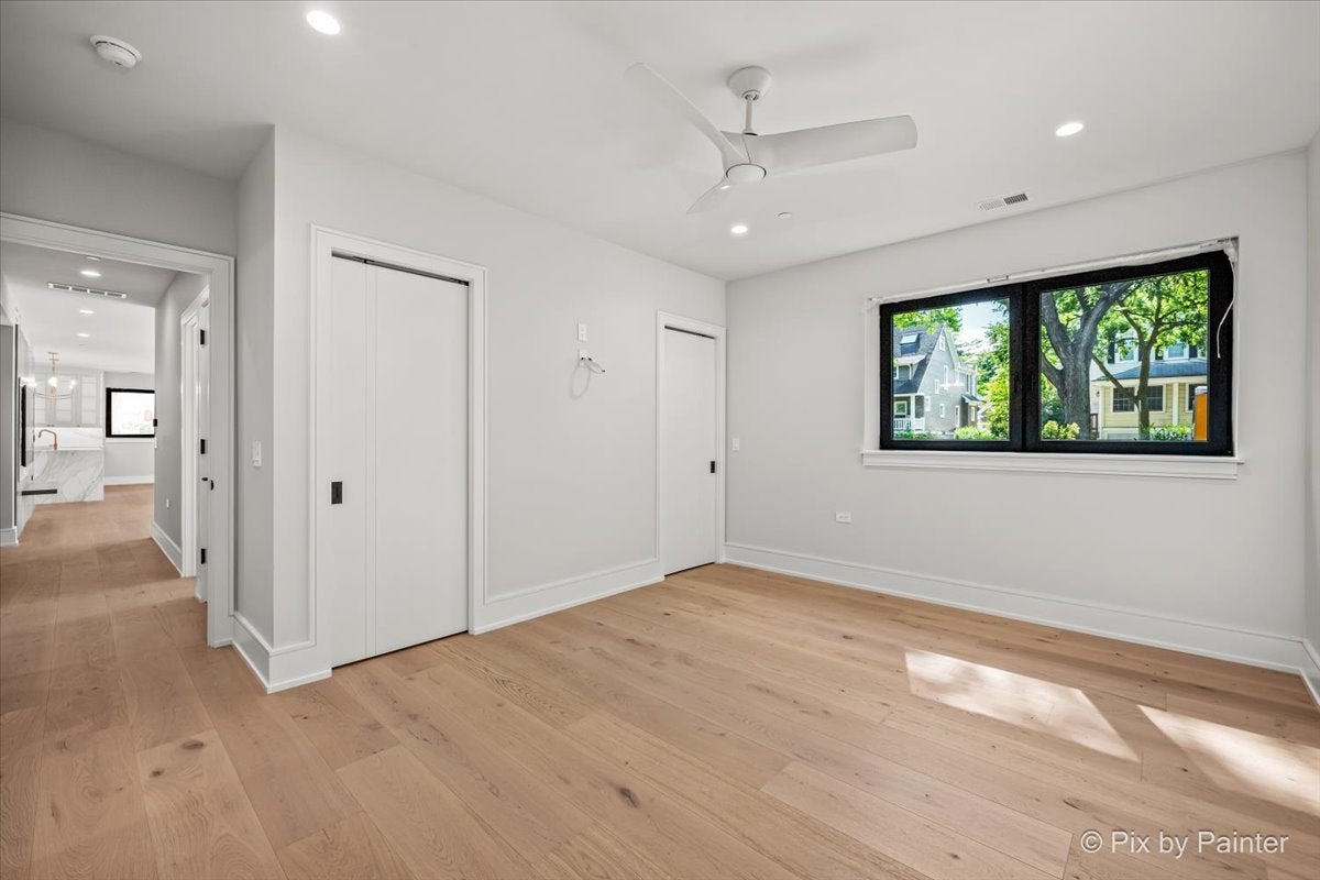 125 S Vine Street 1