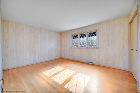 Tiny photo for 7415 W Ute Lane, Palos Heights, IL 60463 (MLS # 12509230)