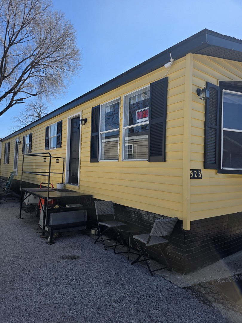 8800 Harlem Avenue 923