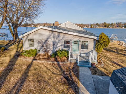 Tiny photo for 31 Lakeside Lane, Fox Lake, IL 60020 (MLS # 12581872)