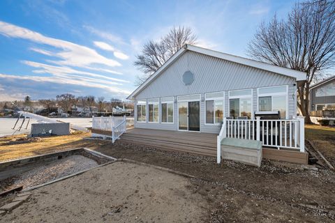 Tiny photo for 31 Lakeside Lane, Fox Lake, IL 60020 (MLS # 12581872)