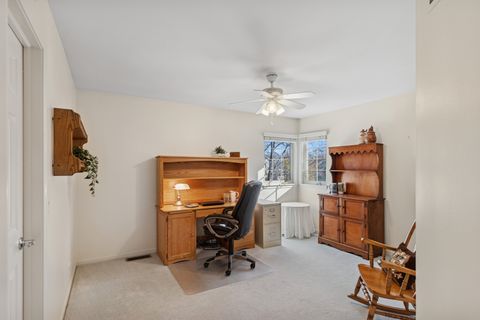 Tiny photo for 706 Owl Creek Lane, Gurnee, IL 60031 (MLS # 12528322)