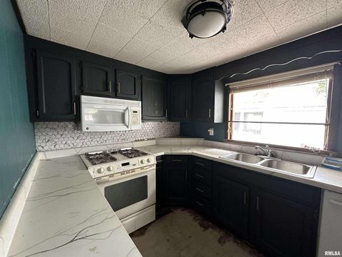 Tiny photo for 605 W STATE Street, Buckner, IL 62819 (MLS # EB460085)