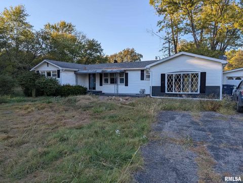 Photo of 605 W STATE Street, Buckner, IL 62819 (MLS # EB460085)