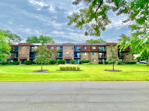 Tiny photo for 111 W Brandon Court #E24, Palatine, IL 60067 (MLS # 12495189)