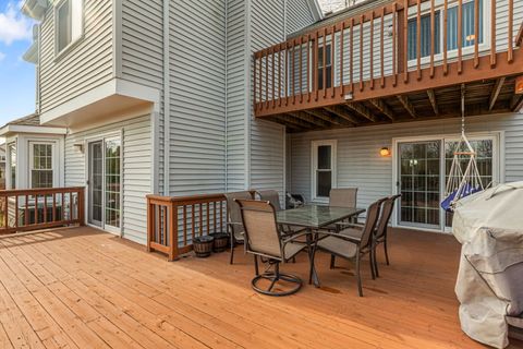 Tiny photo for 2212 Magnolia Court W, Buffalo Grove, IL 60089 (MLS # 12612474)