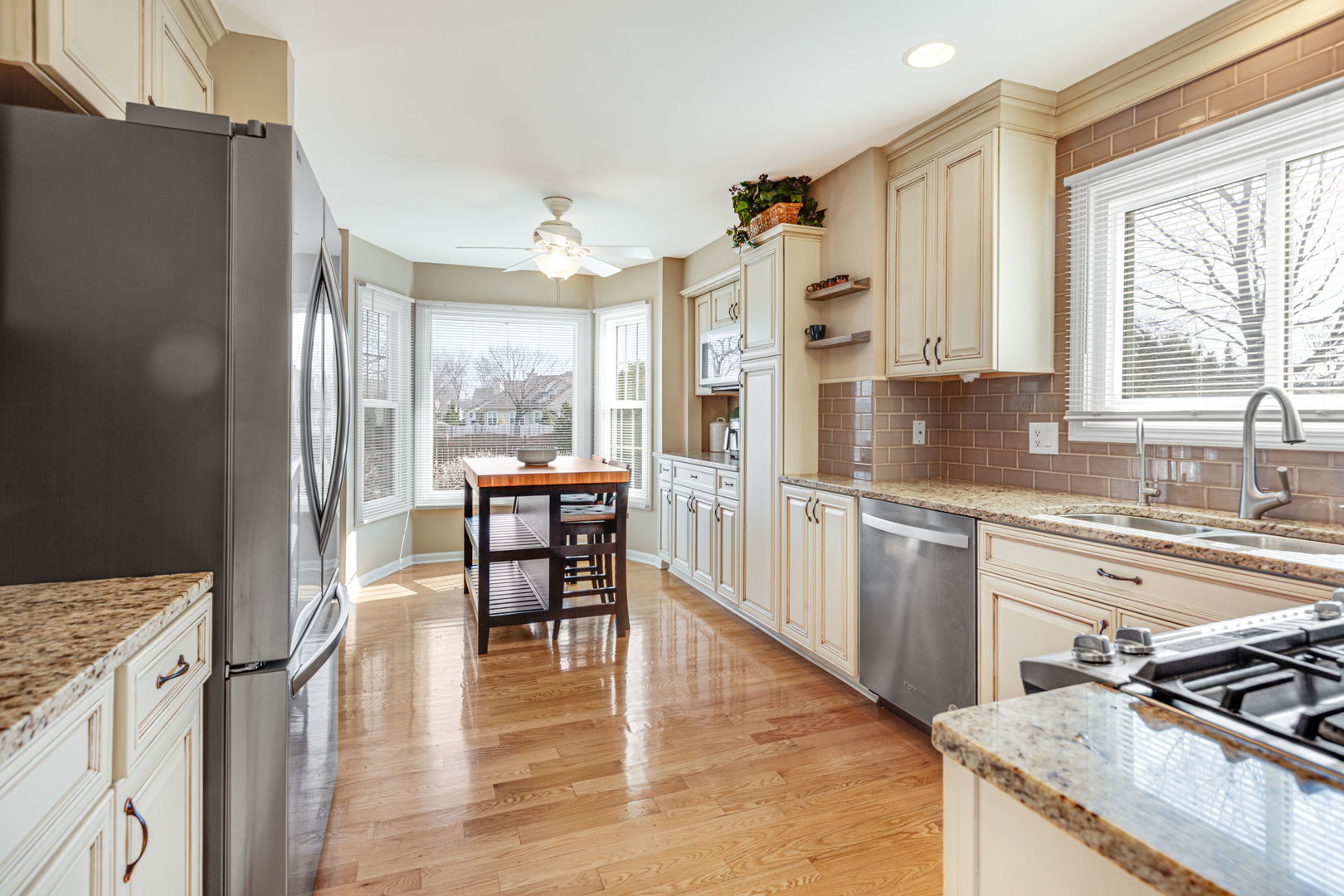 2212 Magnolia Court W