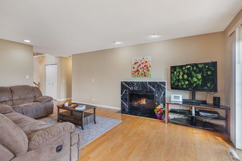 Tiny photo for 2212 Magnolia Court W, Buffalo Grove, IL 60089 (MLS # 12612474)