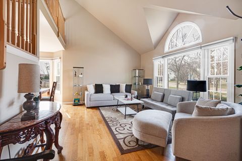 Tiny photo for 2212 Magnolia Court W, Buffalo Grove, IL 60089 (MLS # 12612474)