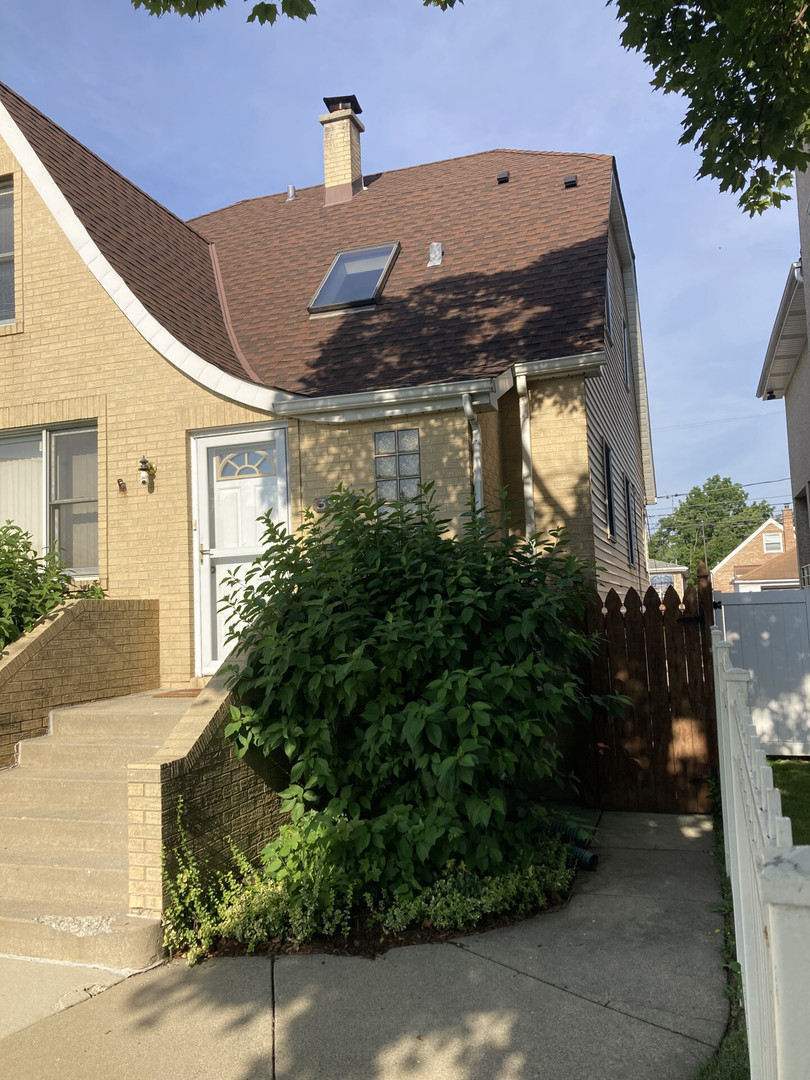 3916 N Pontiac Avenue