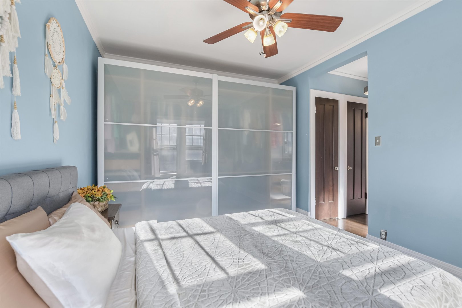 Evanston, Illinois 60202, United States, 2 Bedrooms Bedrooms, ,2 BathroomsBathrooms,Residential,Active,246433