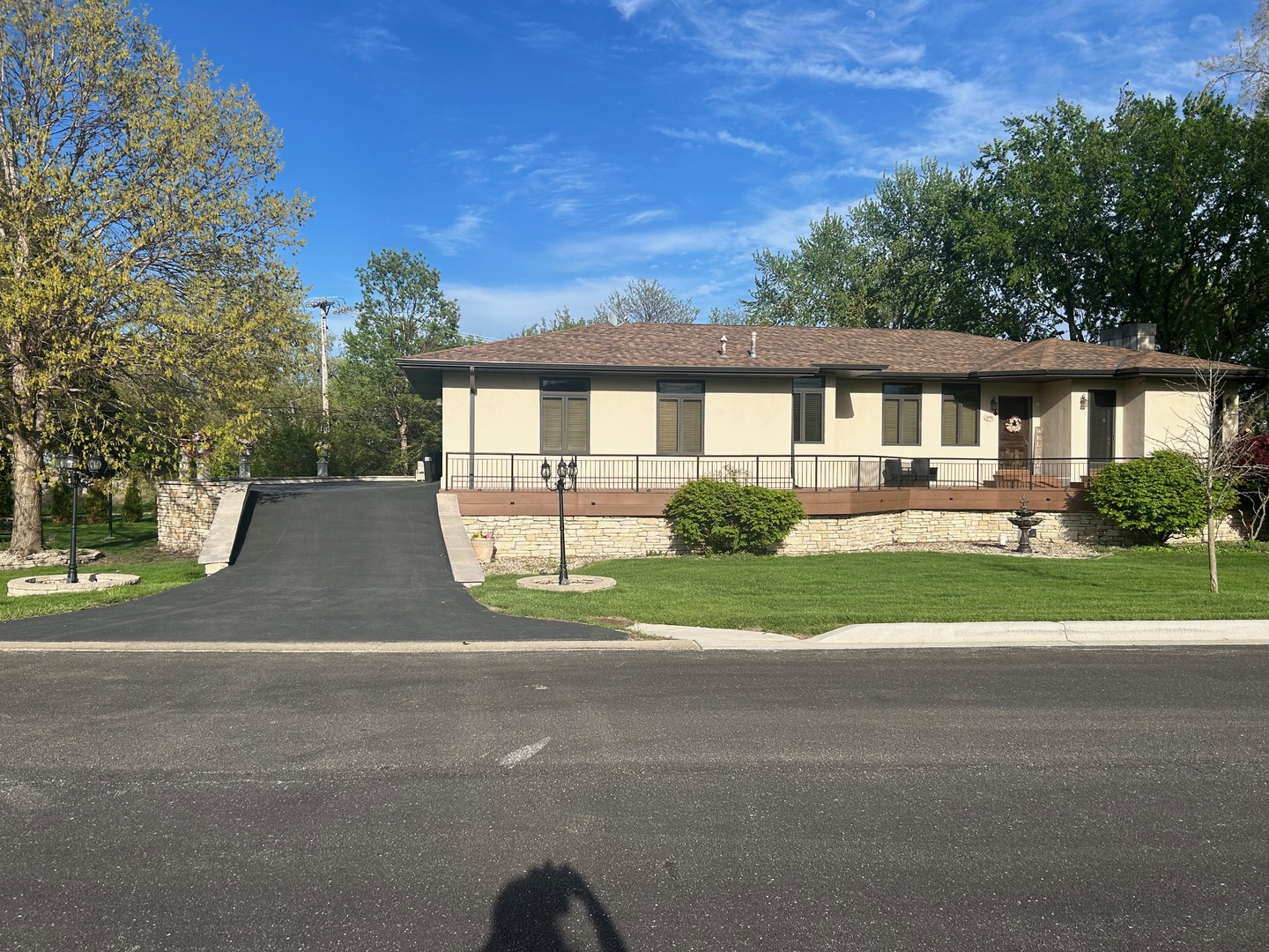 1S701 Eisenhower Road