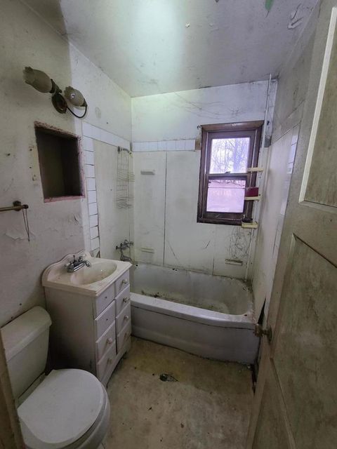 Tiny photo for 2605 N Pine Street, Waukegan, IL 60087 (MLS # 12595029)