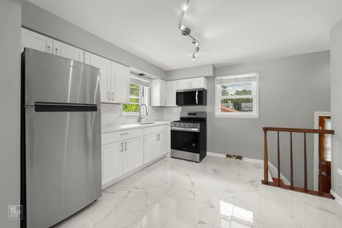 Tiny photo for 22431 Lawndale Avenue, Richton Park, IL 60471 (MLS # 12402936)