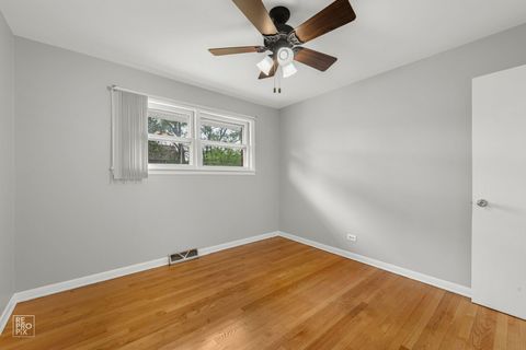 Tiny photo for 22431 Lawndale Avenue, Richton Park, IL 60471 (MLS # 12402936)