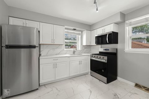 Tiny photo for 22431 Lawndale Avenue, Richton Park, IL 60471 (MLS # 12402936)