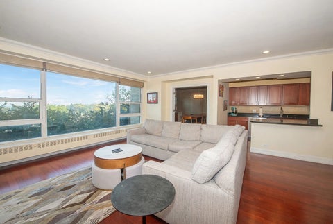 Tiny photo for 3180 N Lake Shore Drive #4H, Chicago, IL 60657 (MLS # 12793548)