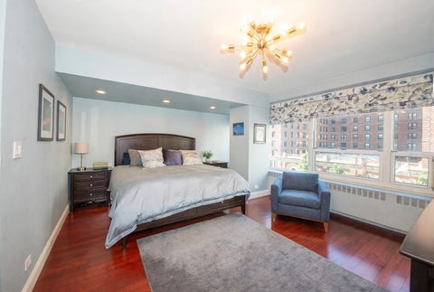 Tiny photo for 3180 N Lake Shore Drive #4H, Chicago, IL 60657 (MLS # 12793548)