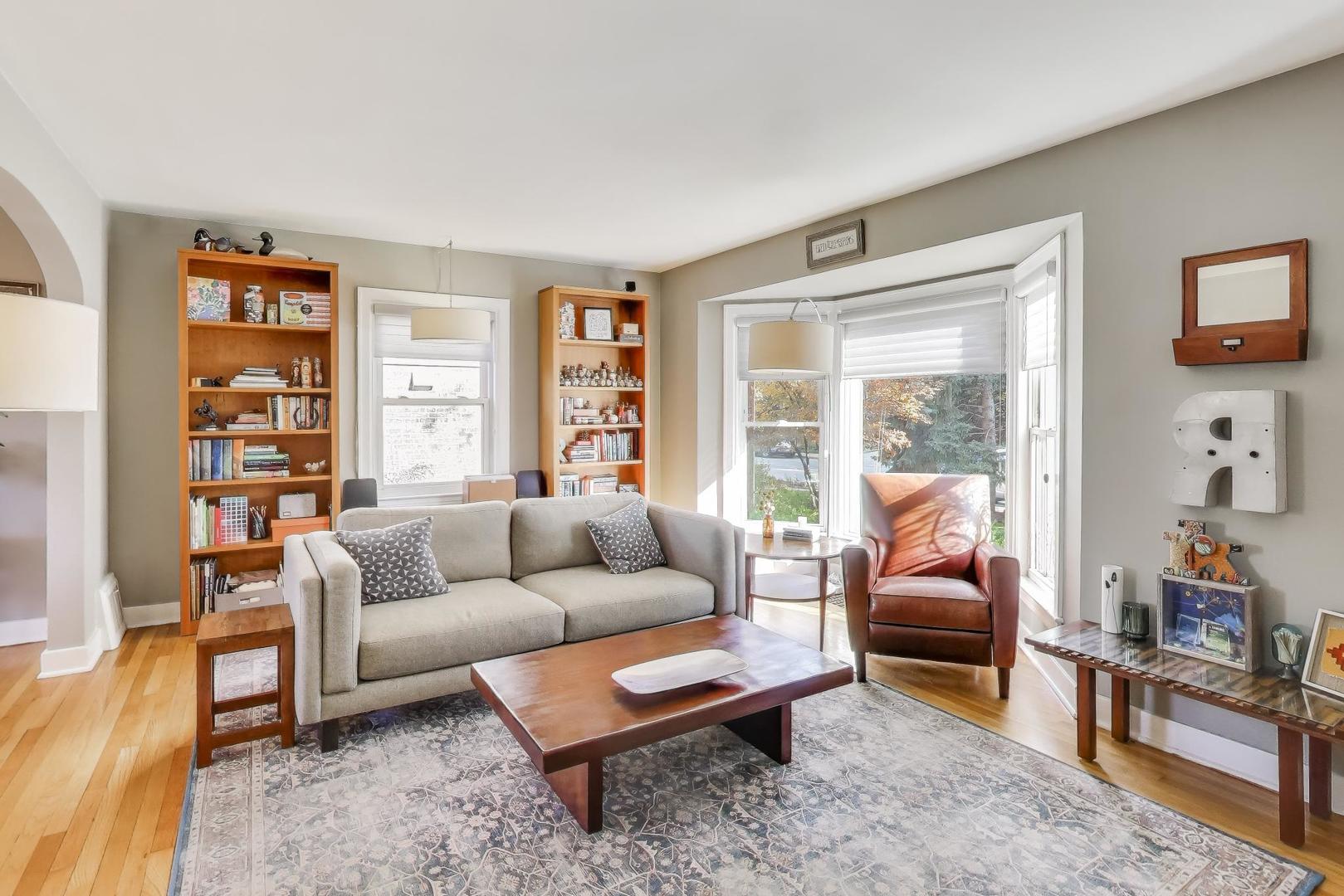 4222 N Claremont Avenue