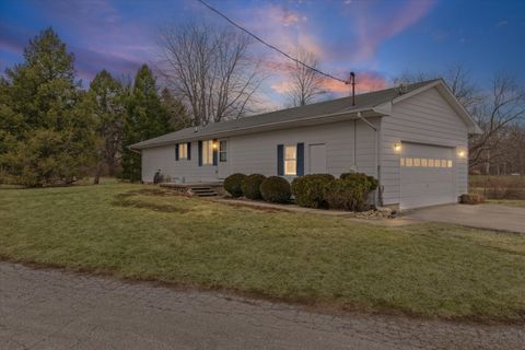 Tiny photo for 88 County Road 2000 N, Mahomet, IL 61853 (MLS # 12533395)