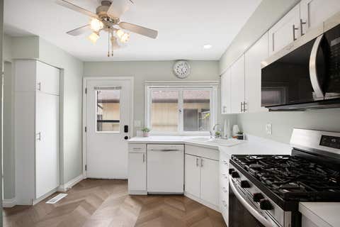 Tiny photo for 21 Kyle Court, Willowbrook, IL 60527 (MLS # 12718921)