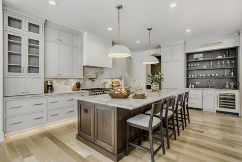 Tiny photo for 1652 N Lake Charles Drive, Vernon Hills, IL 60061 (MLS # 12622272)