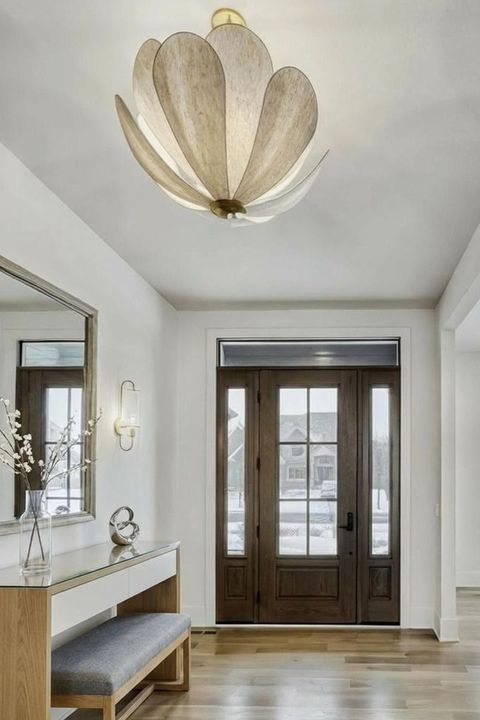 Tiny photo for 1652 N Lake Charles Drive, Vernon Hills, IL 60061 (MLS # 12622272)