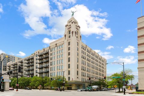 Photo of Chicago, IL 60654 (MLS # 12290381)