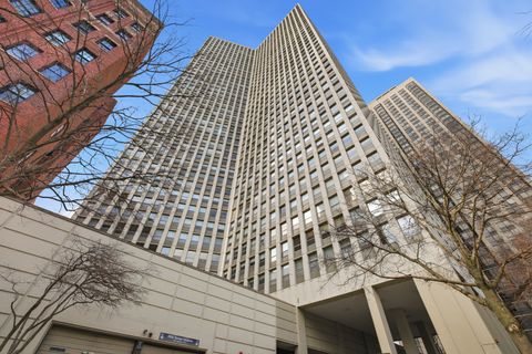 Photo of 2626 N LAKEVIEW Avenue #3206, Chicago, IL 60614 (MLS # 12651246)