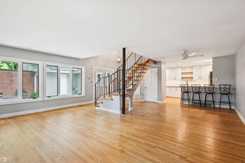 Tiny photo for 2 Croydon on Duxbury Street, Rolling Meadows, IL 60008 (MLS # 12566776)