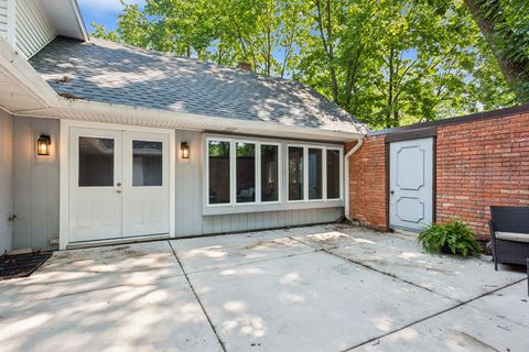 Tiny photo for 2 Croydon on Duxbury Street, Rolling Meadows, IL 60008 (MLS # 12566776)