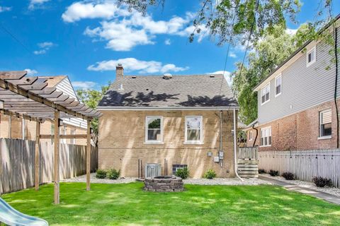 Tiny photo for 4118 Prairie Avenue, Brookfield, IL 60513 (MLS # 12533001)