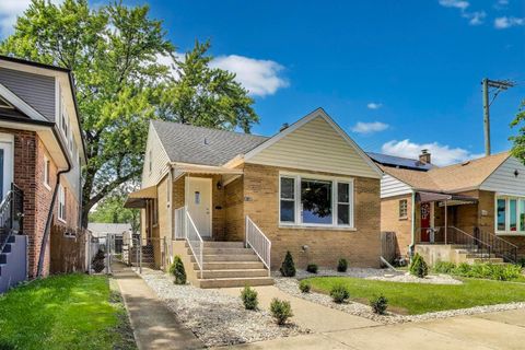 Tiny photo for 4118 Prairie Avenue, Brookfield, IL 60513 (MLS # 12533001)