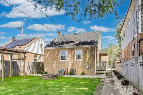 Tiny photo for 4118 Prairie Avenue, Brookfield, IL 60513 (MLS # 12533001)