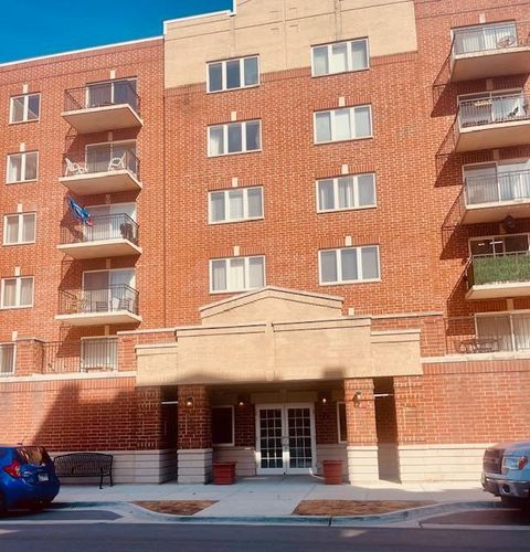 Photo of 3303 Grove Avenue #306, Berwyn, IL 60402 (MLS # 12618957)