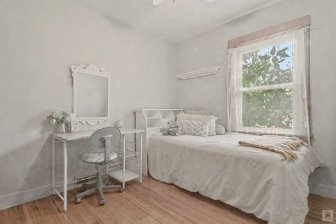 Tiny photo for 120 S Harvey Avenue, Oak Park, IL 60302 (MLS # 12715787)