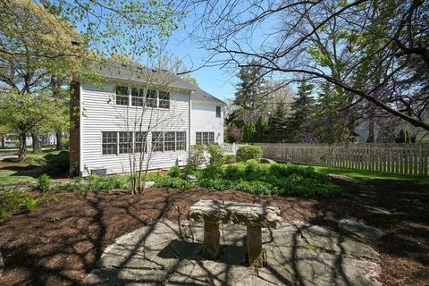 A home in Glen Ellyn