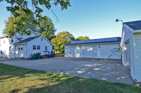 Photo of 708 Lundy Street, Streator, IL 61364 (MLS # 12483893)