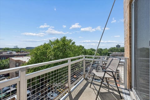 Tiny photo for 3920 N Sheridan Road #505, Chicago, IL 60613 (MLS # 12691558)