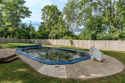 Tiny photo for 2014 Glenview Road, Rockford, IL 61107 (MLS # 12473496)