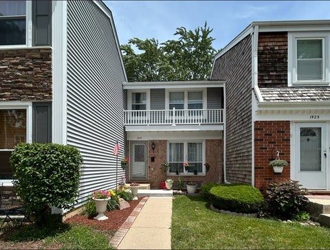 Photo of 1929 Whitingham Lane, Hoffman Estates, IL 60169 (MLS # 12724813)