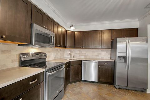 Tiny photo for 1002 Castilian Court #302, Glenview, IL 60025 (MLS # 12540131)