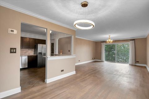 Tiny photo for 1002 Castilian Court #302, Glenview, IL 60025 (MLS # 12540131)